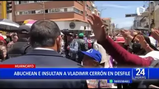 Vladimir Cerron: Abuchean a vocero de Perú Libre durante desfile en Huancayo