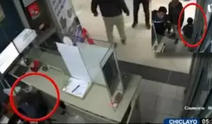 Captan a niño robando S/500 de caja registradora de una agencia de viajes