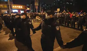 China responde a masivas protestas por política "Covid Cero" con despliegue policial en Pekín y Shanghái