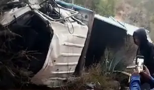 Accidente en Ayacucho: chofer de camión pierde control de vehículo y cae en abismo