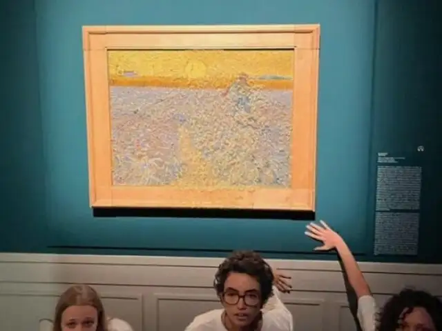 Otro ataque a pintura de Van Gogh; Activistas arrojan puré de verduras en su obra 'El Sembrador' en museo de Roma
