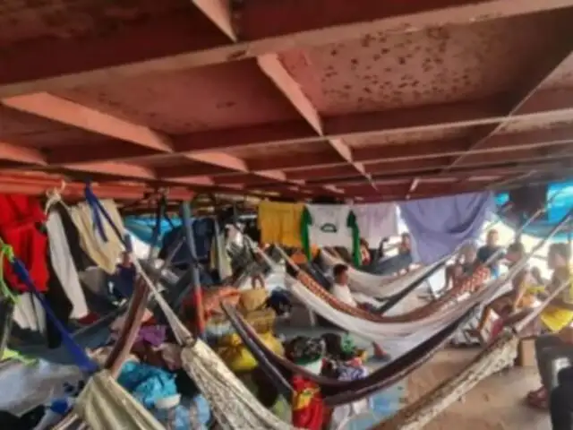 Comuneros de Cuninico en Loreto retienen otra embarcación: 70 pasajeros piden que los rescaten