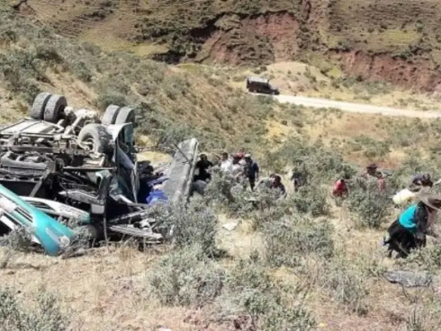 Tragedia en Huaral: seis miembros de una familia mueren tras caída de vehículo a un abismo