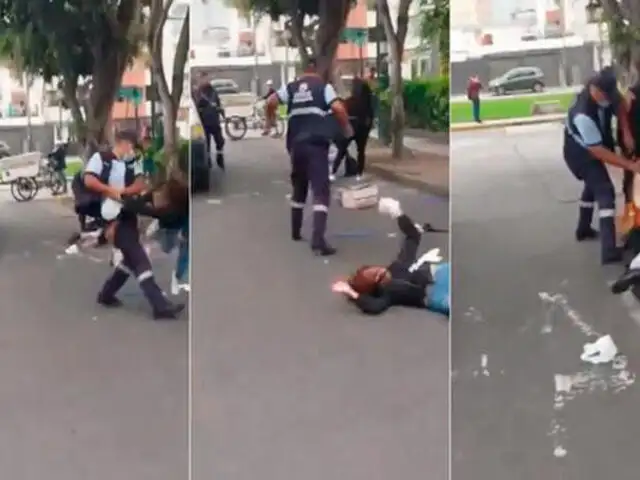 Surco: acusan a sereno de golpear y lanzar al suelo a vendedoras ambulantes durante operativo
