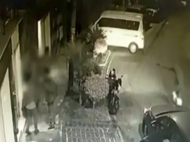 Salamanca: encapuchados asaltan y golpean a tres jóvenes en puerta de condominio