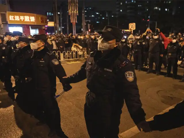 China responde a masivas protestas por política "Covid Cero" con despliegue policial en Pekín y Shanghái