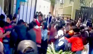 Estudiantes de la UNSCH protestan contra la suspensión de clases