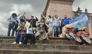 Cusco: con algarabía, turistas argentinos celebran campeonato de su selección en el Mundial