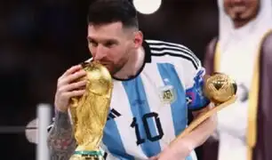 Lionel Messi duerme con la Copa del Mundo previo a los festejos en Argentina