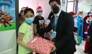 EsSalud lleva amor, alegría, regalos y mensajes de esperanza a niños hospitalizados por Navidad