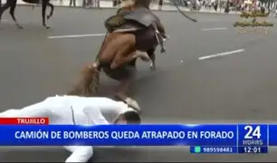 Trujillo: Caballo se descontrola y jinete termina en el suelo durante ceremonia