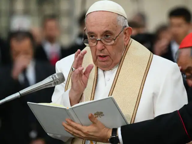 Durante el Ángelus dominical: Papa Francisco pide la "reconciliación" y la "paz" en el Perú