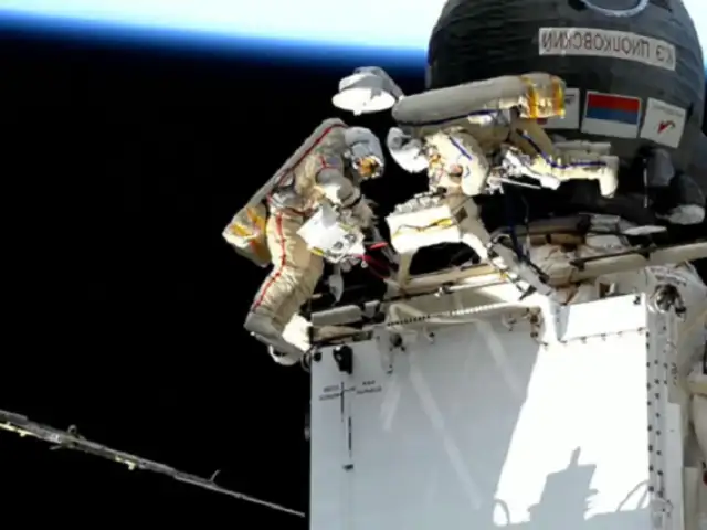 Astronautas quedan varados en el espacio tras fuga en nave espacial