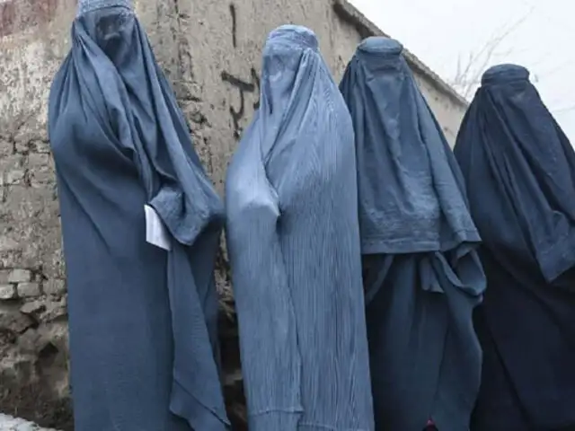 Afganistán: Gobierno de los talibanes ahora prohíbe a las mujeres trabajar en cualquier ONG