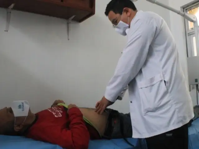 Médicos reconstruyen vejiga de hombre de 61 años usando parte de su intestino delgado