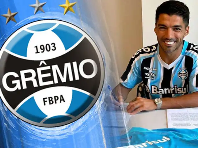 Luis Suárez se pone la camiseta del Gremio de Porto Alegre