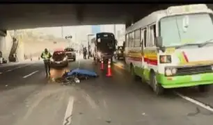 Accidente en Puente Benavides: motociclista de 21 años fallece en aparatoso choque con bus
