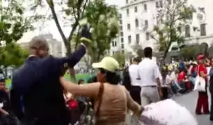 ¡Indignante! Manifestante agrede a periodista de Panamericana Televisión