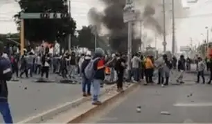 Paro en Ica: manifestantes bloquean con palos y piedras varios tramos de la Panamericana Sur