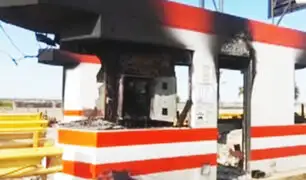 Tacna: Manifestantes queman casetas de peaje de Tomasiri