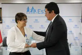 Centro Nacional de Salud Renal de EsSalud recibe reconocimiento por sus buenas prácticas éticas