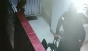 Surco: ladrón ingresa a edificio y roba silla de ruedas de menor que padece cáncer