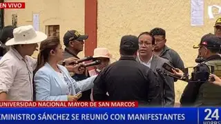 Exministro Roberto Sánchez sostuvo reunión con manifestantes