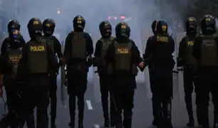 900 policías heridos y uno fallecido desde el inicio de las protestas violentas en el país