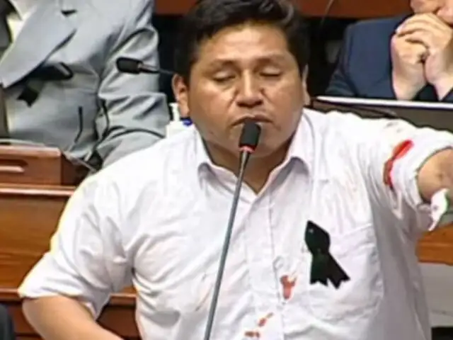 Congresista de Perú Libre se hace daño durante sesión del Pleno: "¿Quiere sangre sr. Otárola?"