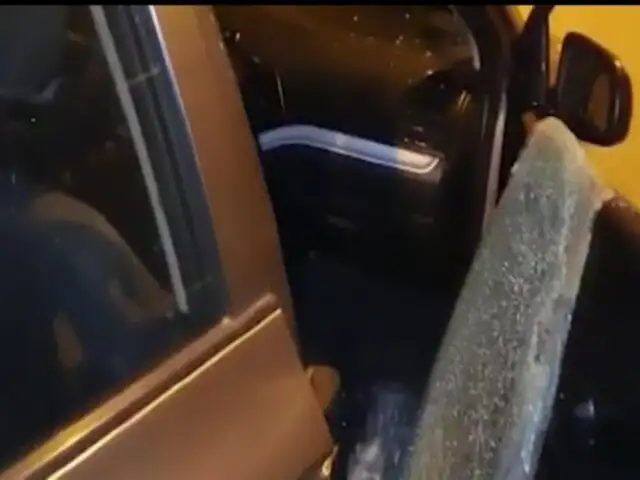 SJM: Limpialunas ataca a mujer y rompe el parabrisas de su auto para robarle su celular