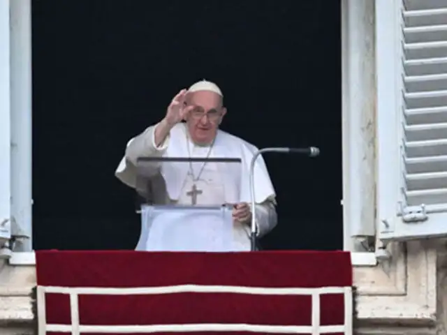 Papa Francisco pide el cese de la violencia en el Perú y exhorta a emprender el diálogo
