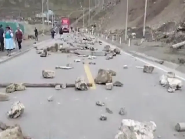 Canta: moradores bloquean autopista en protesta por constantes accidentes de tránsito
