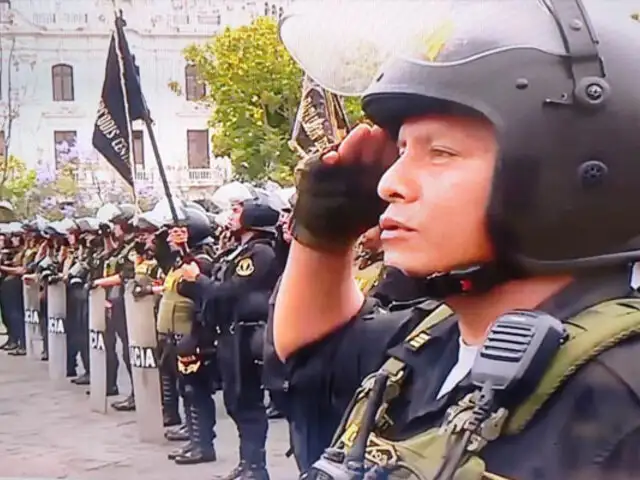 Desplazan unos 2,000 policías a Ica y Puno para reforzar acciones de desbloqueo de carreteras