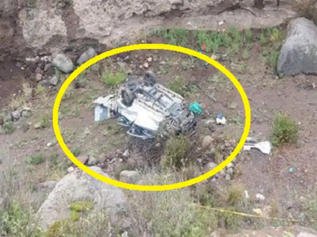 Arequipa: Auto se despierta y cae a abismo de 150 metros de profundidad