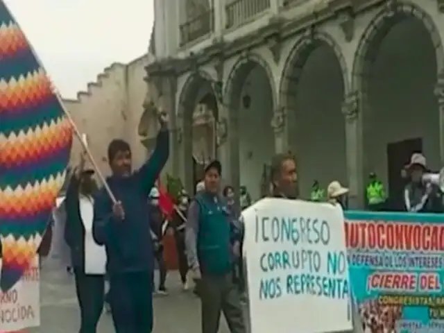 Protestas en Perú: continúan bloqueos de carreteras y enfrentamientos al interior del país