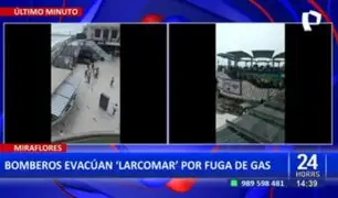 Evacúan centro comercial "Larcomar" por presunta fuga de gas
