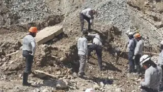 Arequipa: Hallan 4 cuerpos sin vida enterrados bajo el huaico