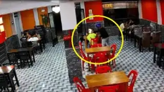 Chiclayo: Delincuente amenaza a comensal en restaurante y se le escapa un disparo
