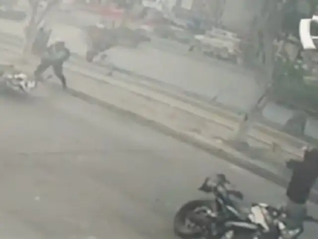 Balacera en Los Olivos: hampón le dispara a policía y luego le roba la moto