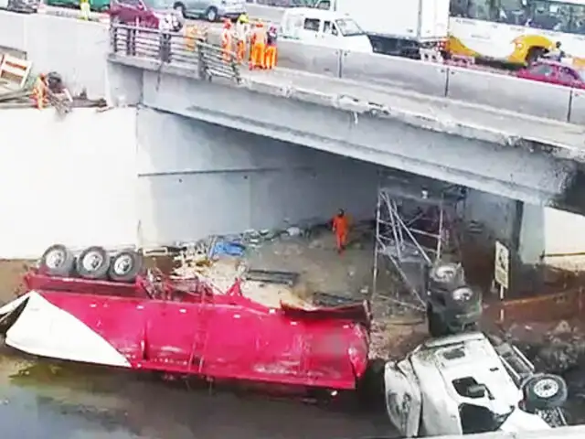 Continúan trabajos para remover camión que cayó de puente en la Ramiro Prialé