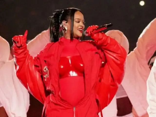 Super Bowl 2023: Rihanna confirma su segundo embarazo durante el show de medio tiempo