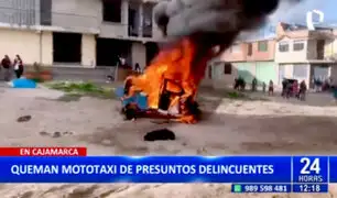 Cajamarca: ciudadanos enardecidos incendian mototaxi de supuestos delincuentes