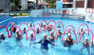 Pacientes con cáncer de mama participan en programa de rehabilitación en piscina del CERPS La Victoria de Essalud