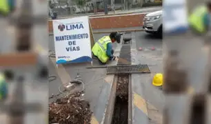 Municipalidad de Lima realiza limpieza en drenes de la vía expresa del Paseo de la República