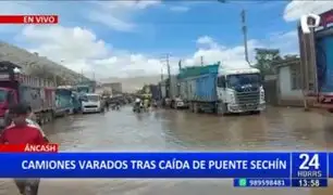 Ciclón Yaku: Decenas de camiones varados tras caída de puente Sechín en Áncash