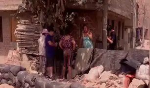 Ciclón Yaku en Lima: Vecinos de SJL colocan sacos de arena para proteger sus casas