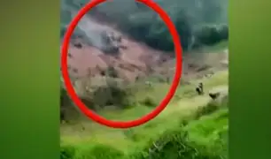 Cajamarca: combi cae a abismo de 50 metros al intentar pasar por vía afectada por deslizamiento