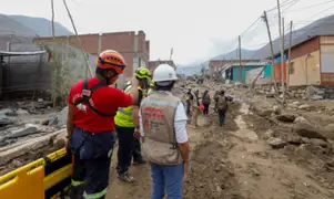 Ministra de Cultura lleva ayuda a afectados por lluvias en Cieneguilla