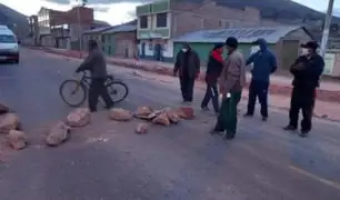 Región Puno: pese a tregua continúa el bloqueo de carreteras en localidades del norte y sur