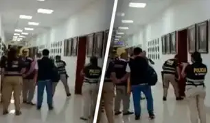 VIDEO: a combazos agentes ingresan a despacho del comandante Raúl Alfaro en busca de evidencias